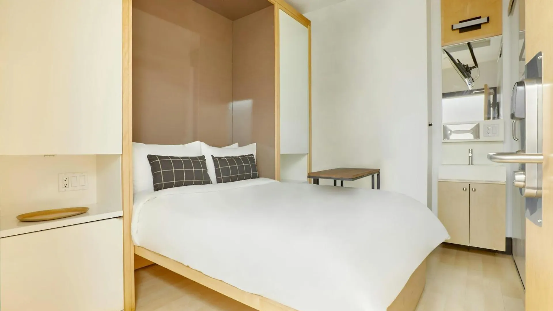 The Beverley Hotel Queen West, Sonder By Marriott Bonvoy Toronto 3*,  Canada