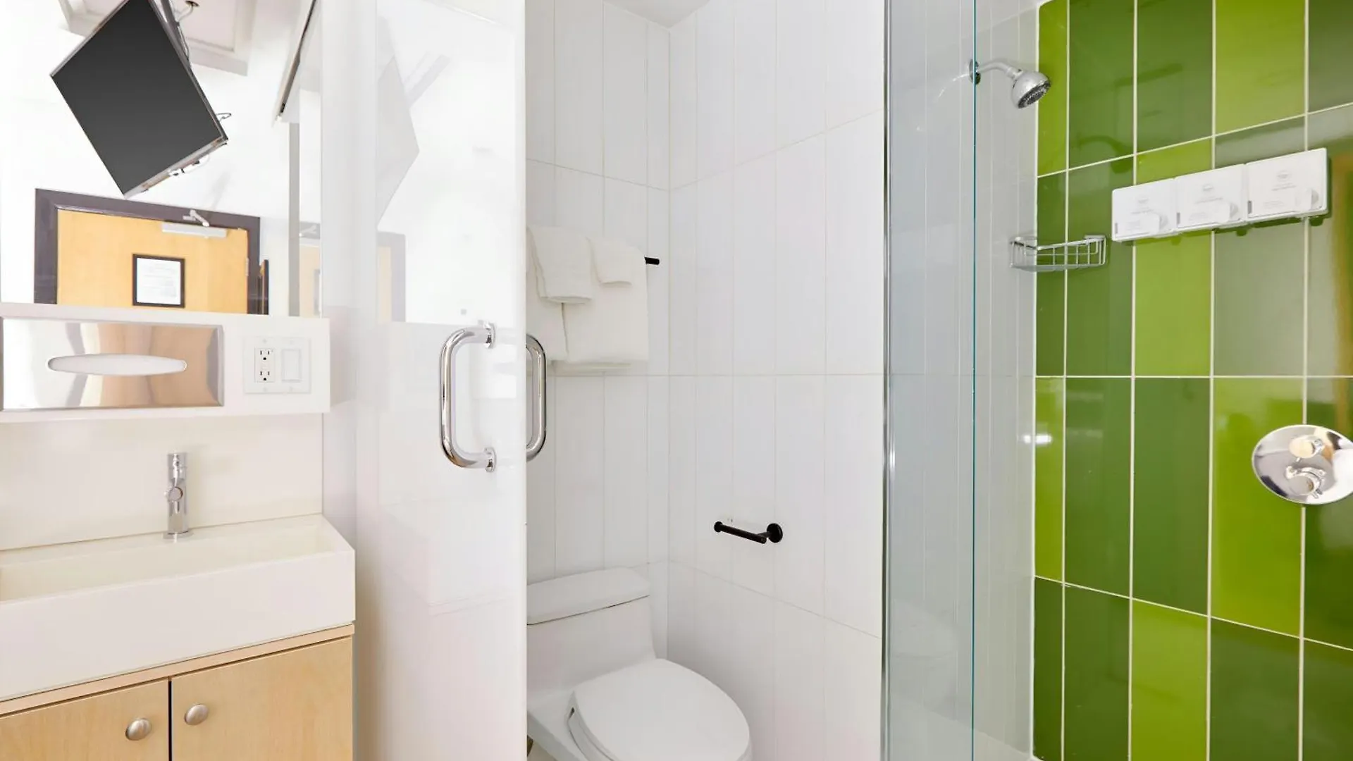 ***  The Beverley Hotel Queen West, Sonder By Marriott Bonvoy Toronto Canada