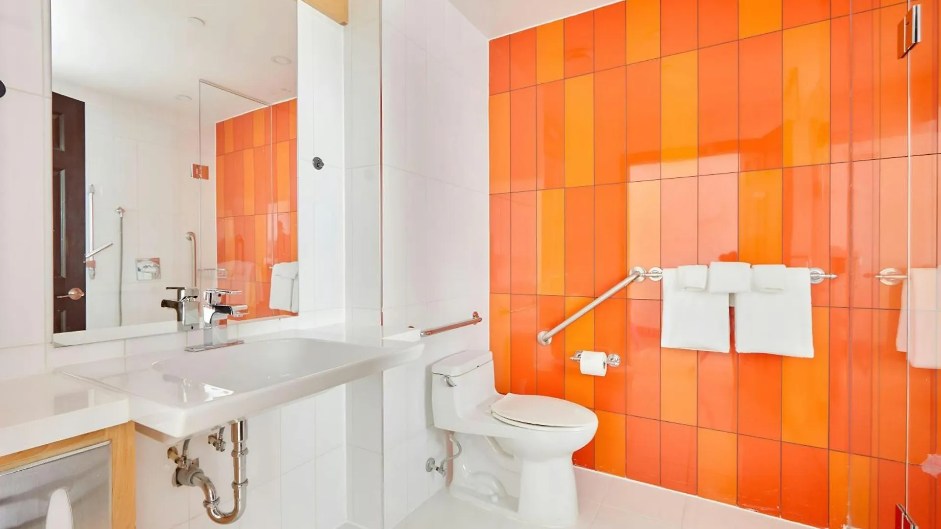 The Beverley Hotel Queen West, Sonder By Marriott Bonvoy Toronto Canada