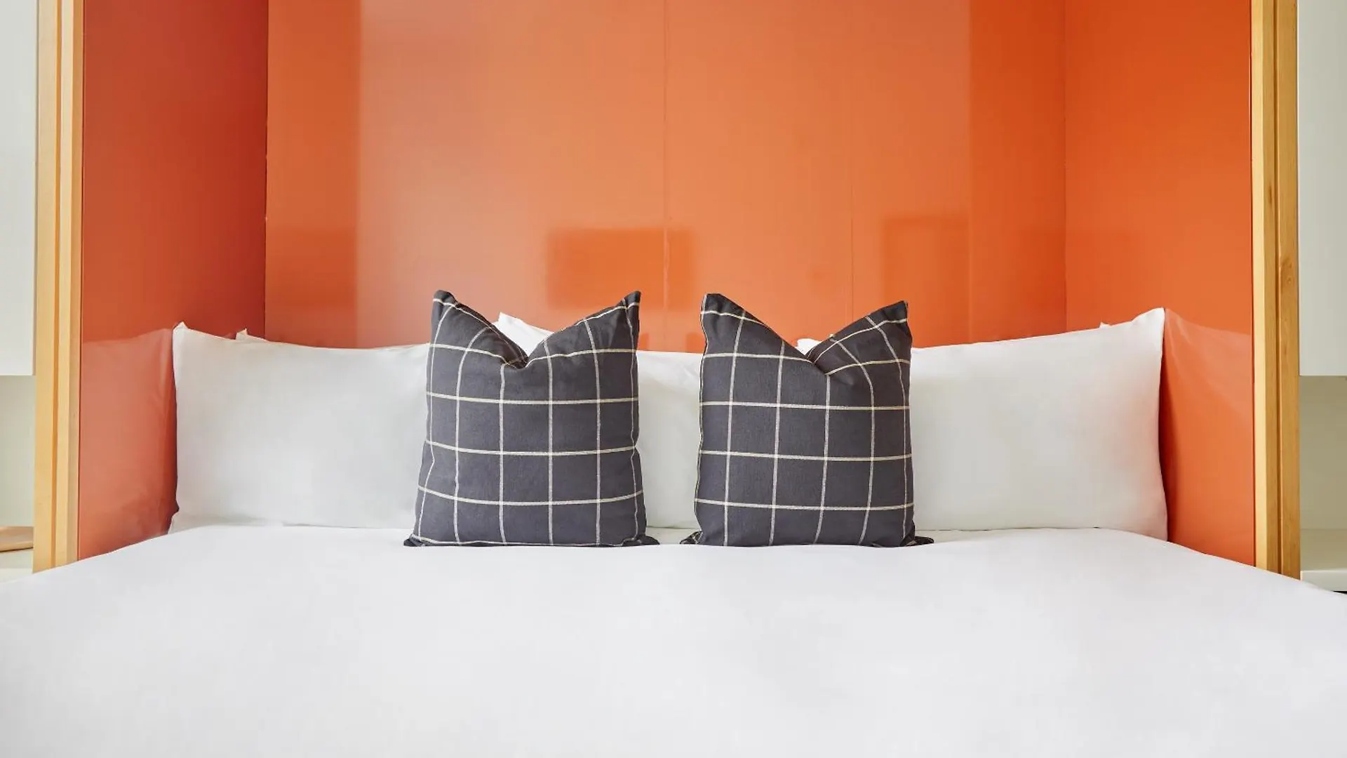 Hotel Sonder The Beverley Toronto