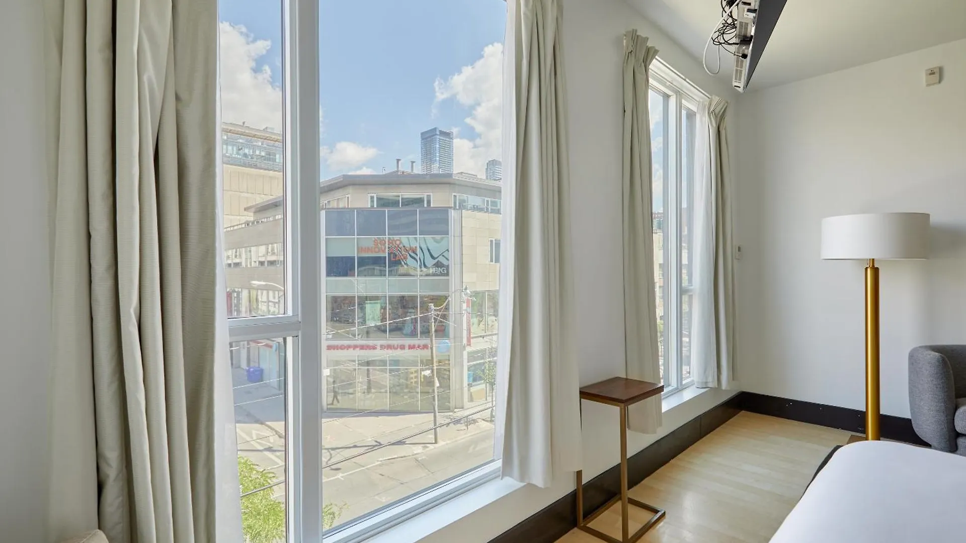 Sonder The Beverley Toronto Hotel