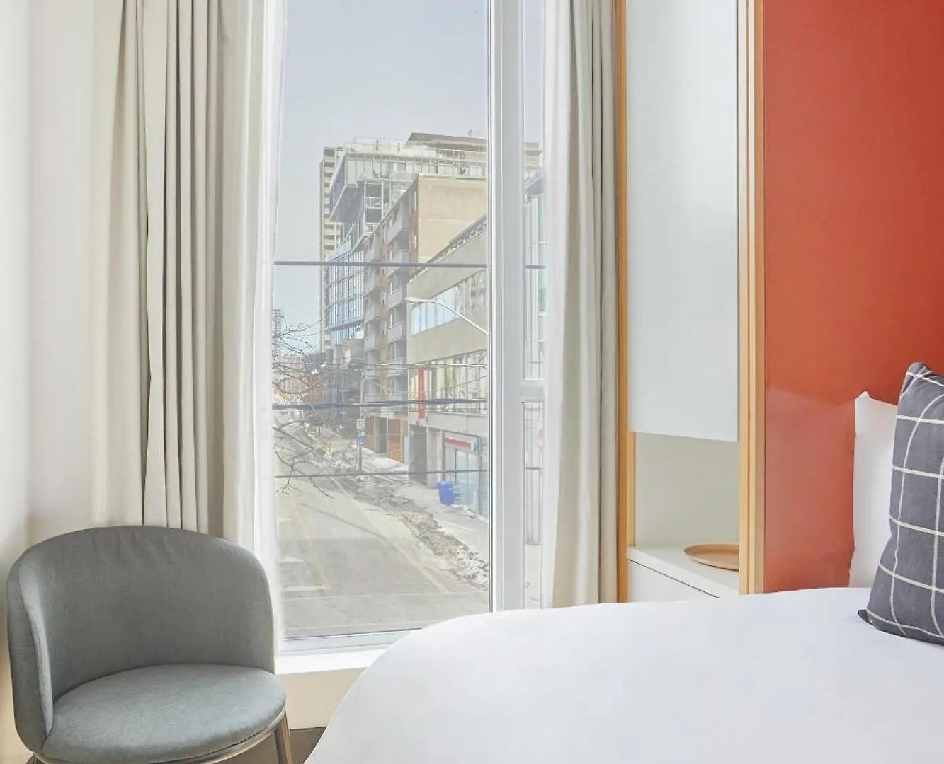 Sonder The Beverley Toronto