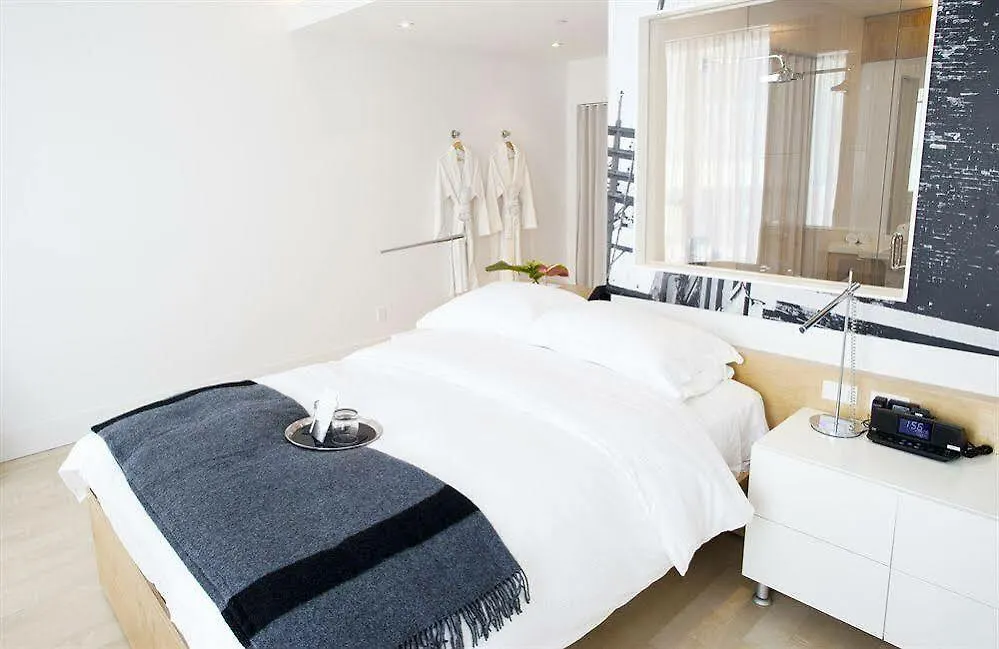 *** Hotel Sonder The Beverley Toronto Canada